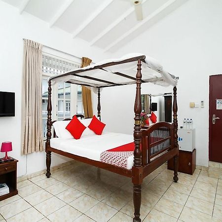 Oyo 347 Hotel Empryean Katunayaka Esterno foto
