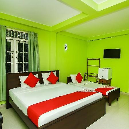 Oyo 347 Hotel Empryean Katunayaka Esterno foto