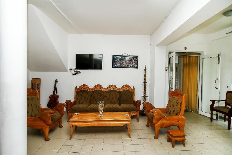 Oyo 347 Hotel Empryean Katunayaka Esterno foto
