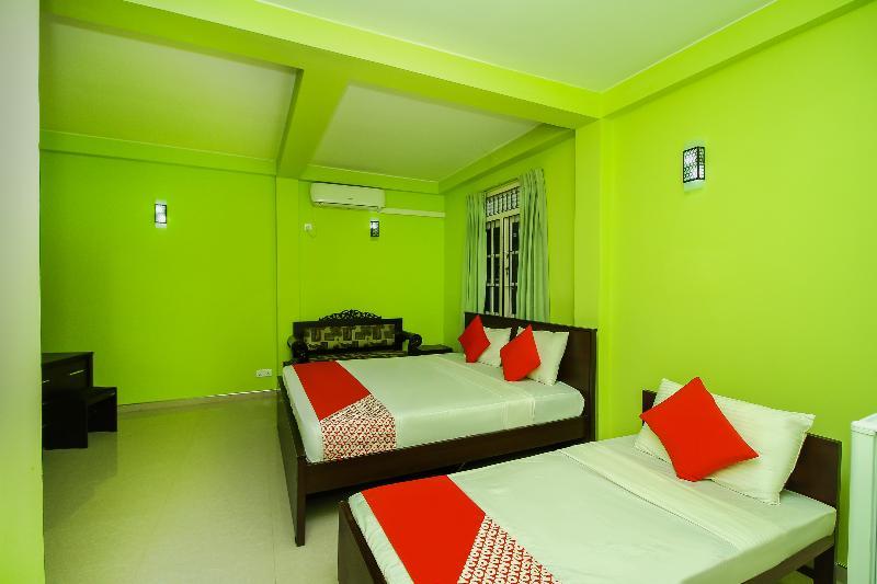Oyo 347 Hotel Empryean Katunayaka Esterno foto