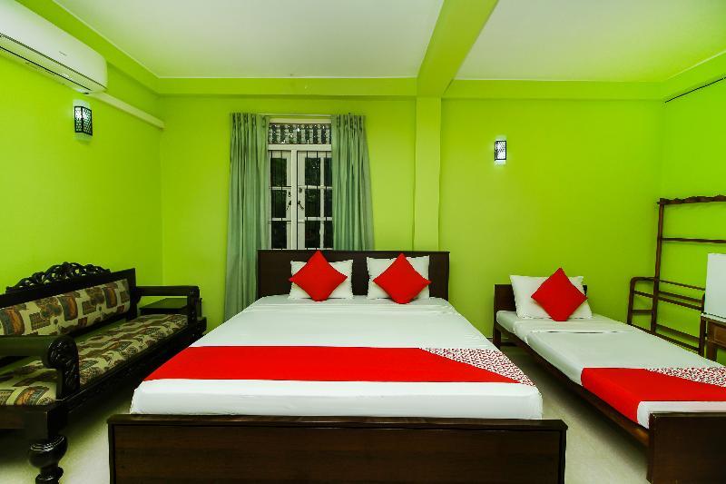 Oyo 347 Hotel Empryean Katunayaka Esterno foto
